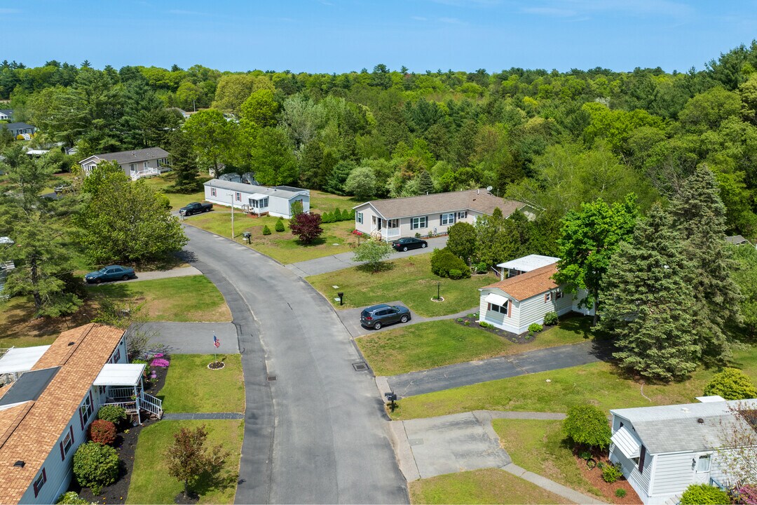 Twin Coach Estates in Lakeville, MA - Foto de edificio