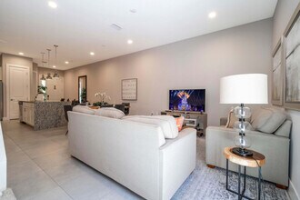 7592 Sunny Dreams Ln in Kissimmee, FL - Building Photo - Building Photo