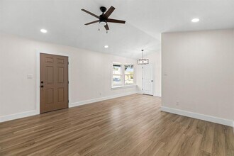 10808 Ridgeway St in Jonestown, TX - Building Photo - Building Photo