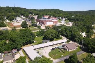 211 Elm St in Galena, MO - Building Photo - Building Photo