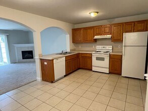 8276 N Annsbury Cir in Shelby Township, MI - Building Photo - Building Photo