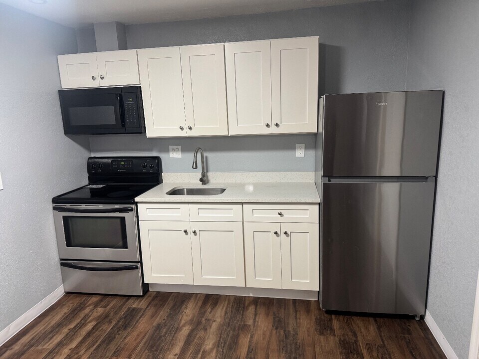 3416 S 70th St in Tampa, FL - Building Photo