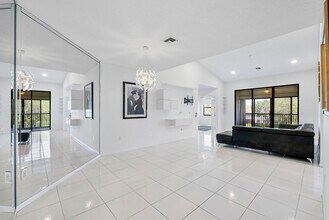 5153 Floria Dr in Boynton Beach, FL - Building Photo - Building Photo