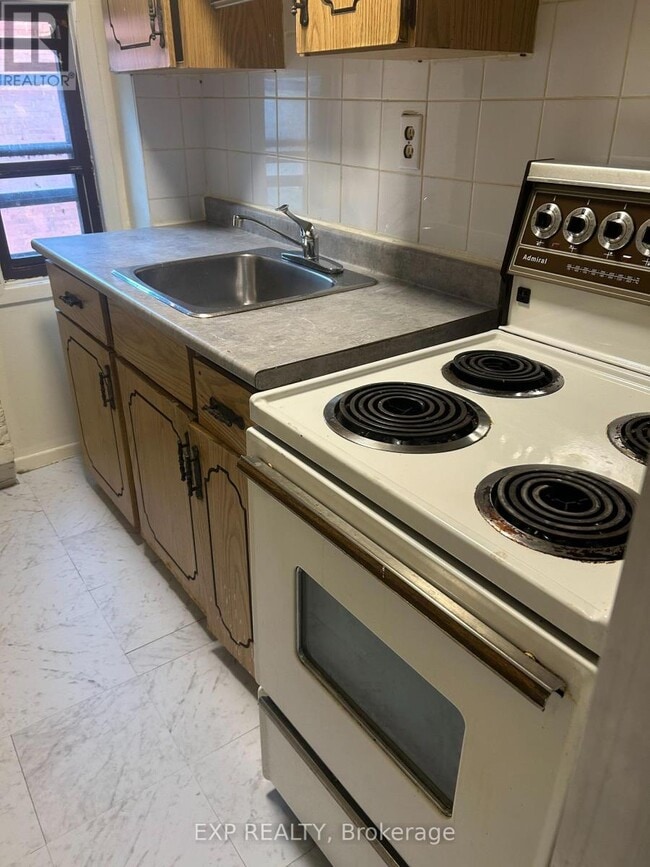 263 Dundas St E in Toronto, ON - Building Photo - Building Photo