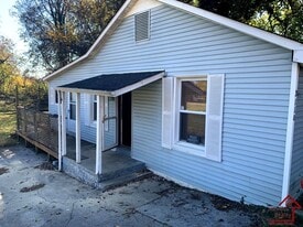 2110 Brown Ave in Knoxville, TN - Building Photo