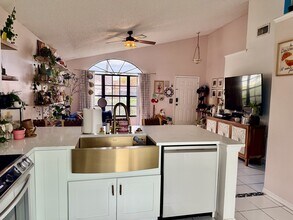 12811 Shotgate Ct in Orlando, FL - Building Photo - Building Photo