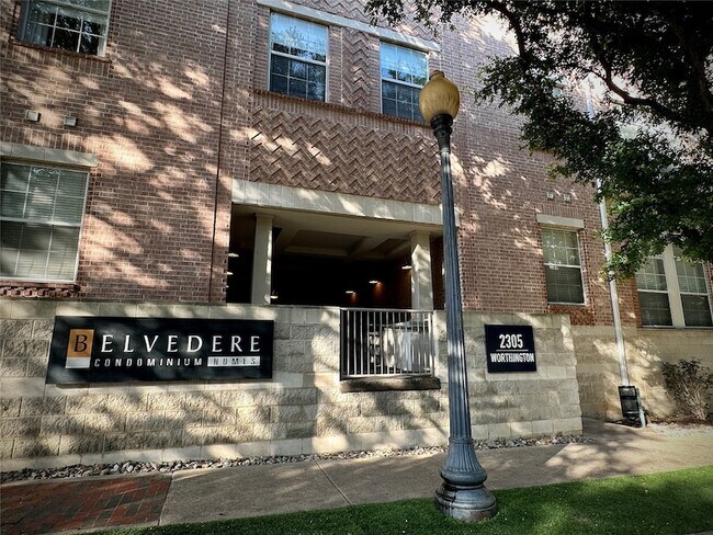 2305 Worthington 302 St, Unit 302 in Dallas, TX - Building Photo - Building Photo