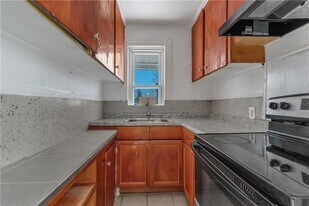 1070 Main St in West Warwick, RI - Building Photo