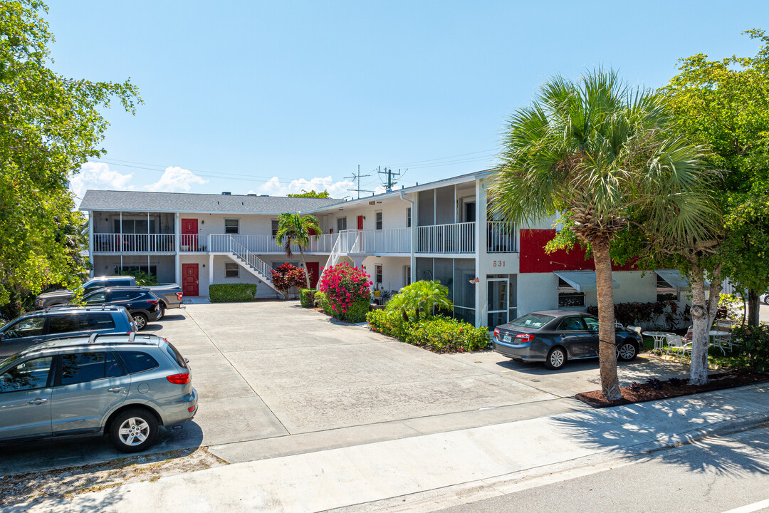 Rita Apts Iv Condos in Lake Worth, FL - Building Photo