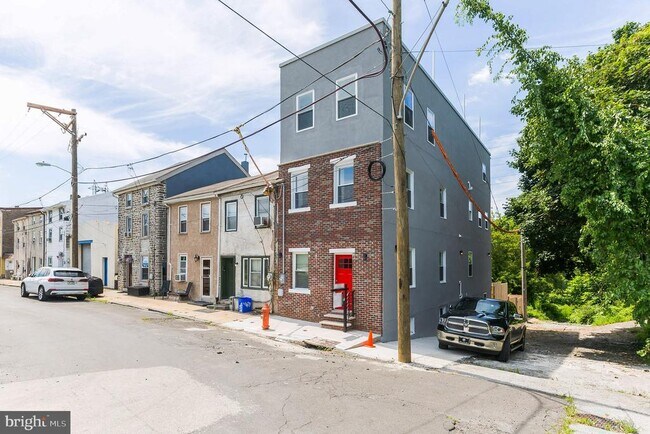 property at 4680 Canton St