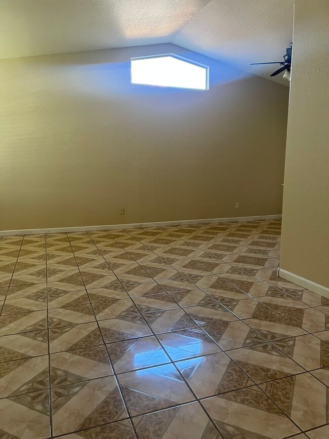 146 Toscano Ct in Los Banos, CA - Building Photo - Building Photo