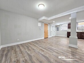 918 Crain St in Evanston, IL - Building Photo - Building Photo