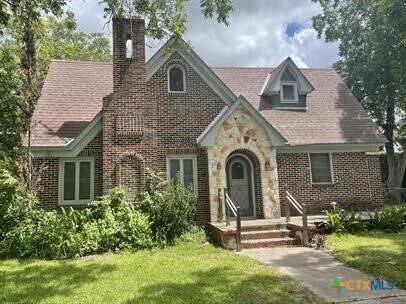 210 E Cedar St in Seguin, TX - Building Photo