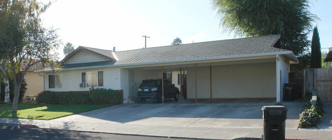 2172 Aza Dr in Santa Clara, CA - Building Photo - Building Photo