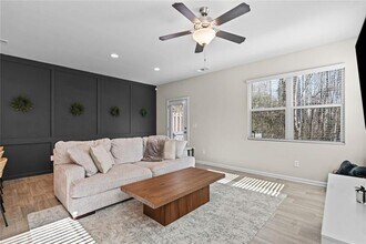 2830 Ridgeview Dr in Atlanta, GA - Building Photo - Building Photo