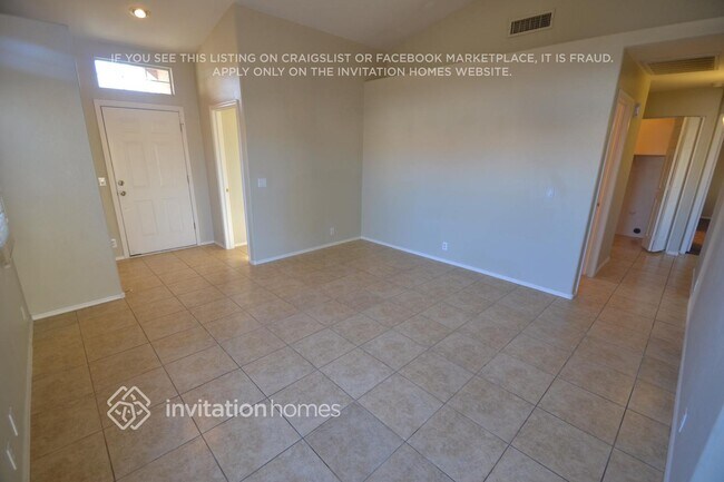 8338 W Hubbell St in Phoenix, AZ - Foto de edificio - Building Photo