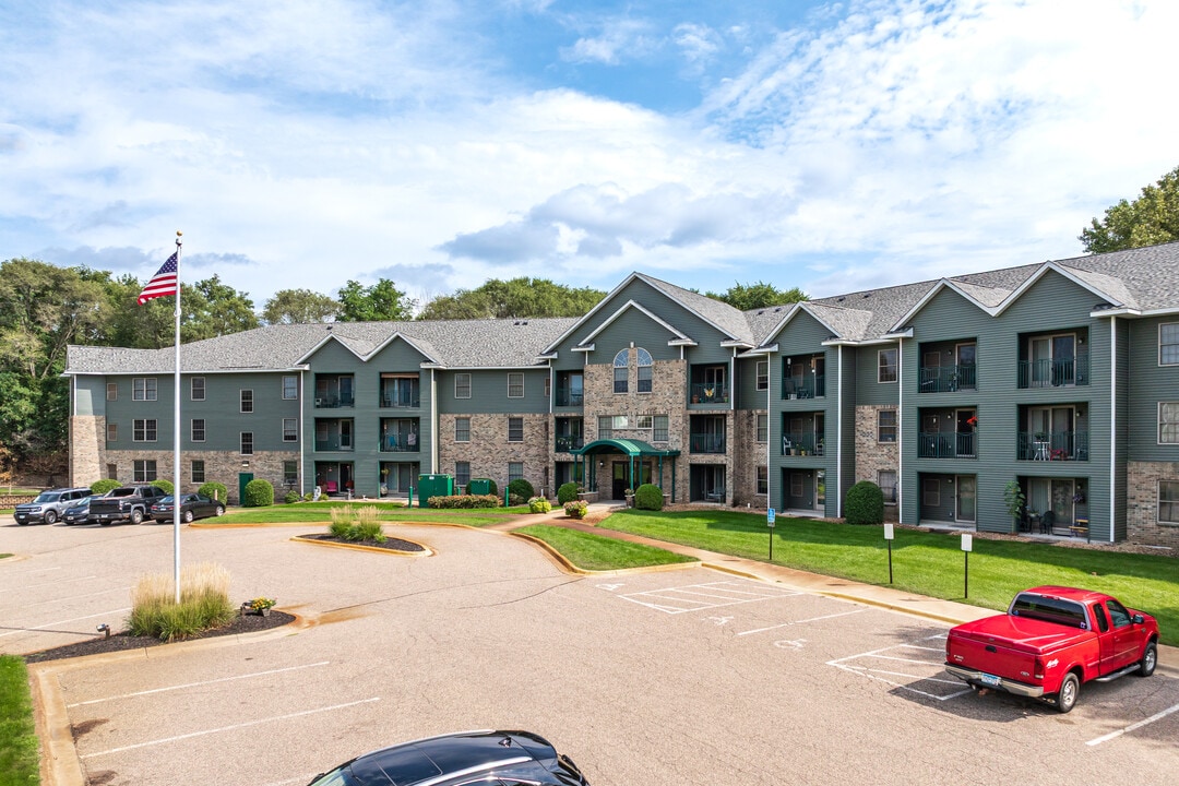 Majestic Greens in Ham Lake, MN - Building Photo