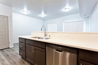 Valley Pointe Townhomes in Spokane Valley, WA - Building Photo - Building Photo