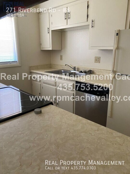 271 Riverbend Rd, Unit #8 in Logan, UT - Building Photo