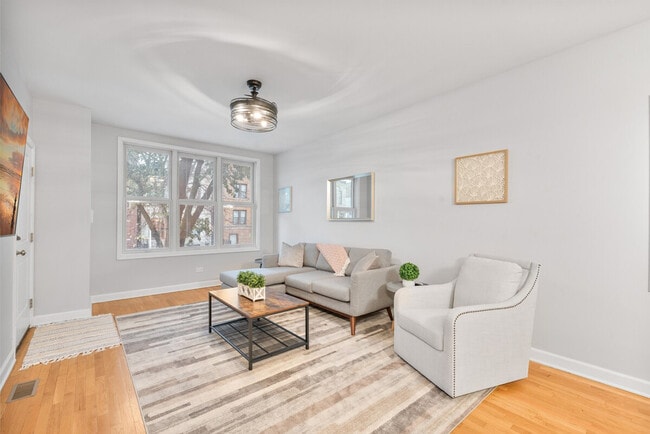 1044 N California Ave in Chicago, IL - Building Photo - Building Photo