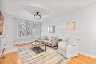 1044 N California Ave in Chicago, IL - Building Photo - Building Photo