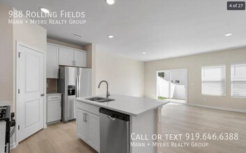 988 Rolling Flds Dr in Graham, NC - Building Photo - Building Photo