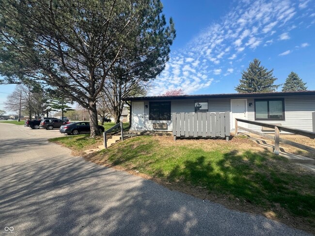 property at 2000 Indianapolis Rd