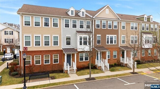 56 Wesmont Drive in Wood Ridge, NJ - Building Photo - Building Photo