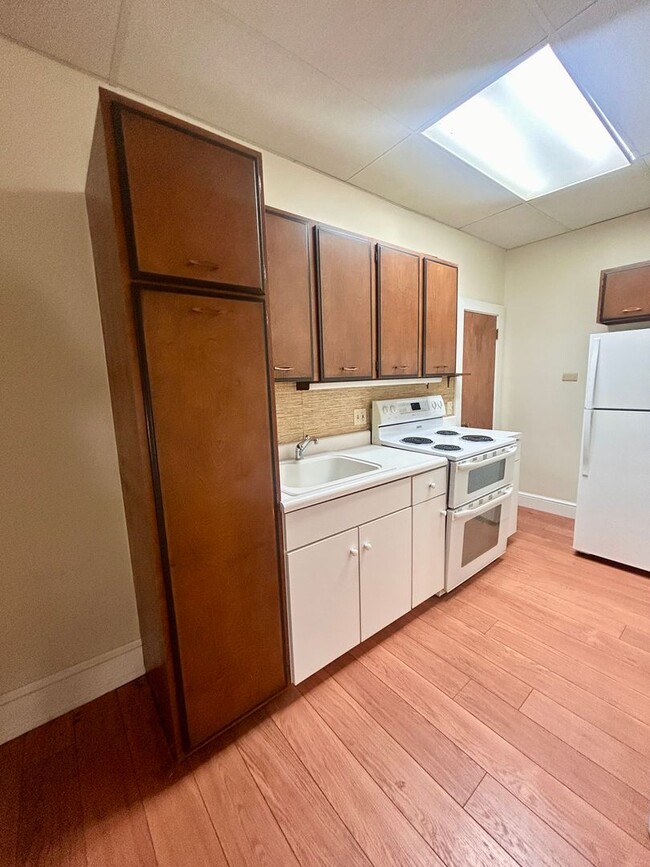 property at 711 E Orange St