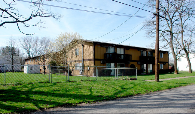 2315 Eastlawn Ave in Akron, OH - Building Photo - Building Photo