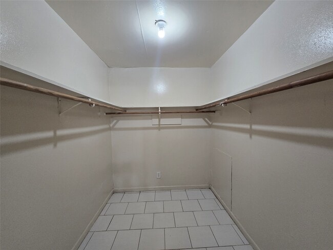 3714 Ave S in Galveston, TX - Foto de edificio - Building Photo