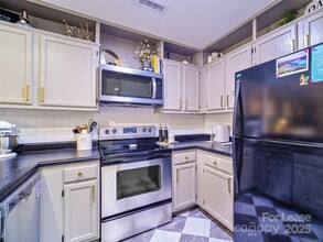 3300 Selwyn Farms Ln in Charlotte, NC - Building Photo - Building Photo