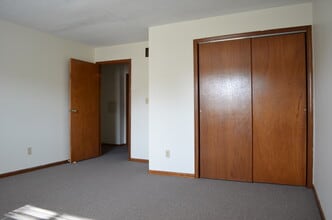 6300 Ervin Rd, Unit F in Athens, OH - Foto de edificio - Building Photo