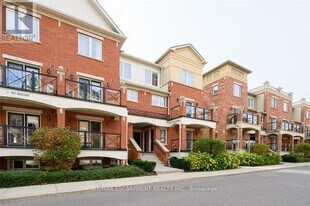 31 Hays Blvd in Oakville, ON - Building Photo