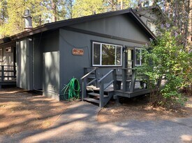 2333 Sky Meadows Ct in South Lake Tahoe, CA - Building Photo