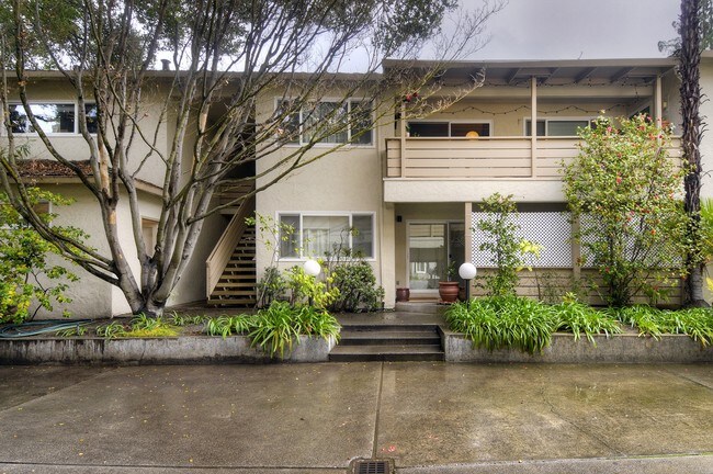 975 Florence Ln in Menlo Park, CA - Foto de edificio - Building Photo
