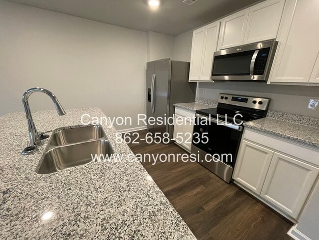 122 Syd Rd in Owens Cross Roads, AL - Building Photo - Building Photo