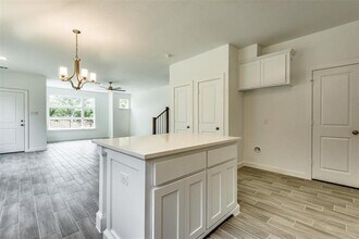 333 Oakbend Dr in Lewisville, TX - Building Photo - Building Photo