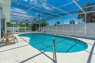 94 Ivanhoe Dr in Ormond Beach, FL - Building Photo