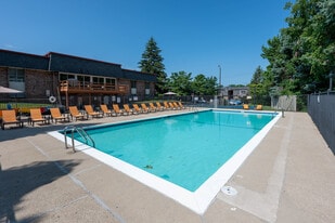 Parc Bordeaux Apartments in Indianapolis, IN - Building Photo