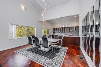 9314 Sierra Mar Dr in Los Angeles, CA - Building Photo - Building Photo