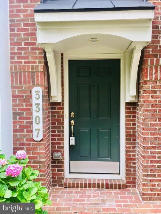 3307 Kemper Rd in Arlington, VA - Building Photo