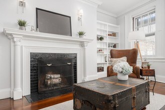 112 Pinckney St, Unit 12A in Boston, MA - Building Photo - Building Photo