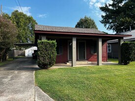 202 St Michael St in Lafayette, LA - Building Photo