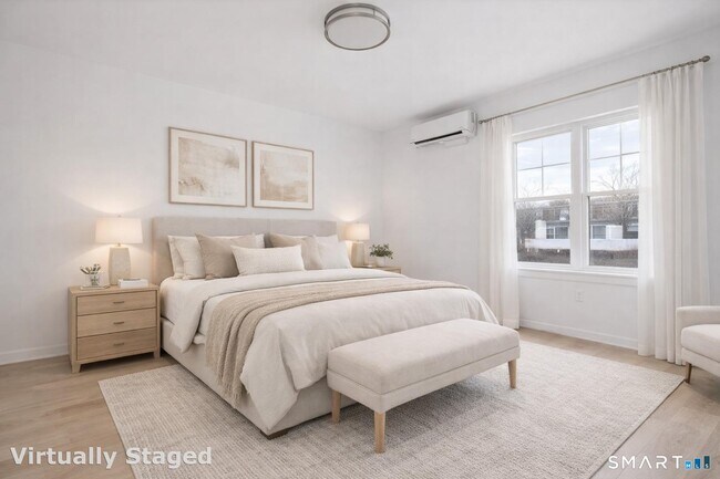 27 Village Rd in Milford, CT - Foto de edificio - Building Photo