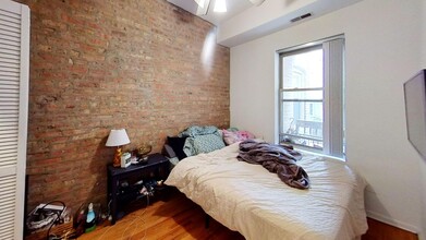 900 W Gunnison St in Chicago, IL - Foto de edificio - Building Photo