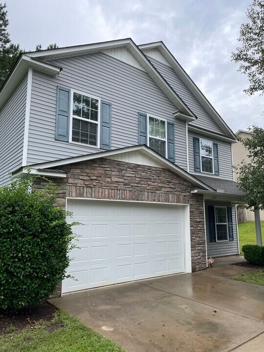 329 Blythe Creek Dr in Blythewood, SC - Building Photo