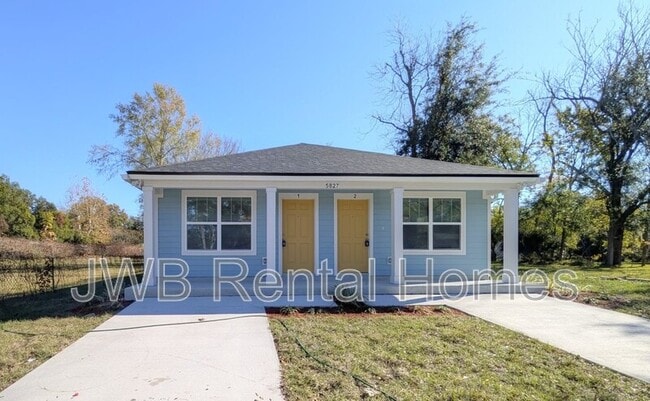 5827 Ave B in Jacksonville, FL - Foto de edificio - Building Photo