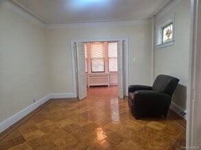 35-20 93rd St in Queens, NY - Building Photo - Building Photo