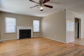 2216 32nd St in Lubbock, TX - Building Photo - Building Photo